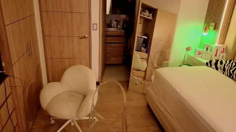 Nyxy online show from February 21, 11:00 am