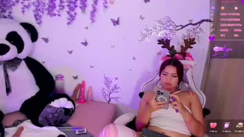 Snapshot of iamstephanie13 chatting on December 6, 2:24 am Steph - Online Again   - 1 DECEMBER online show from December 6, 2:24 am