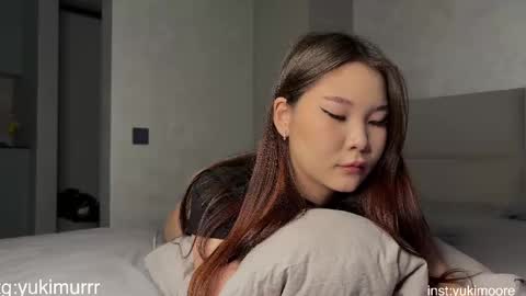 iamyuki_ online show from April 15, 2:18 am