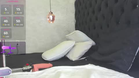 IAN CASTILLO online show from February 13, 11:17 am