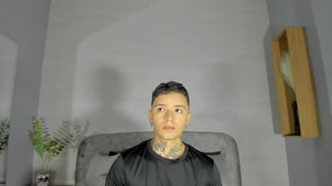 IAN CASTILLO online show from June 5, 11:16 am
