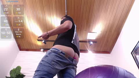 Ian Davis online show from January 11, 10:18 pm