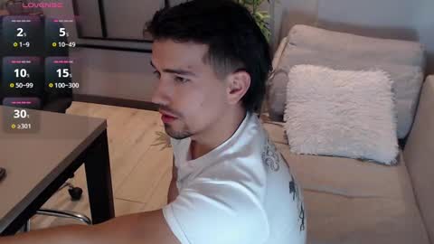 Ian Davis online show from January 24, 9:37 pm