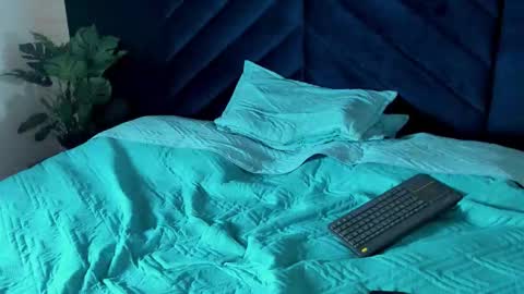 Ian Davis online show from September 12, 11:54 am