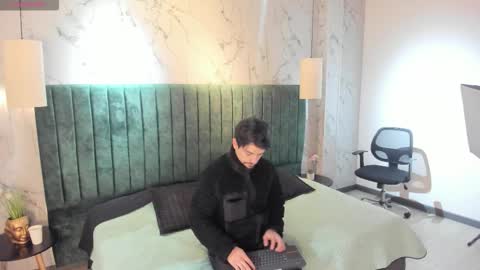 Ian Davis online show from October 10, 11:53 am