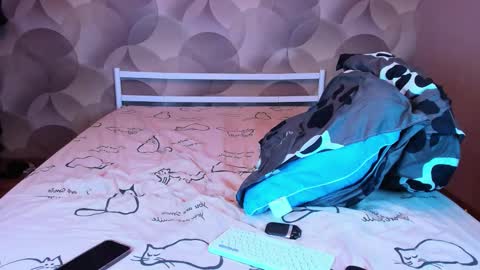 Ian Flor online show from December 13, 7:53 pm