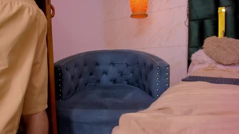 Snapshot of ian_jhonson_ chatting on February 5, 7:50 am Ian online show from February 5, 7:50 am