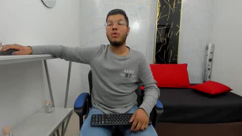       online show from November 7, 3:17 am