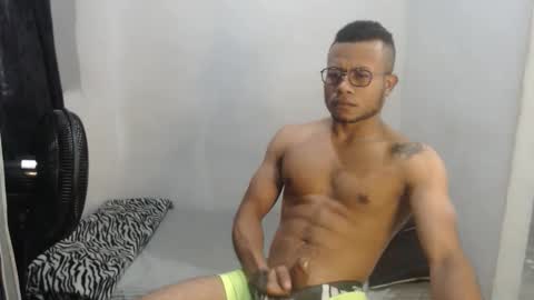 ian_tuner online show from December 1, 8:03 pm