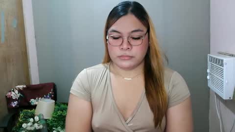 Snapshot of iana_whorexxx chatting on February 12, 9:42 am iana online show from February 12, 9:42 am