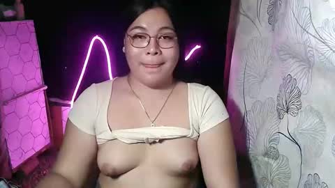 Snapshot of iana_whorexxx chatting on April 18, 7:12 am iana online show from April 18, 7:12 am