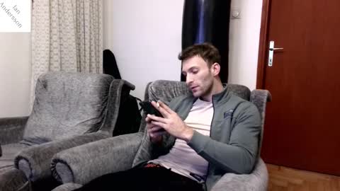 Snapshot of ianandersson27 chatting on January 11, 3:55 am Ian Andersson online show from January 11, 3:55 am