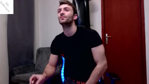 Snapshot of ianandersson27 chatting on February 8, 3:30 am Ian Andersson online show from February 8, 3:30 am