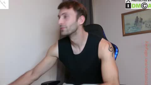 Snapshot of ianandersson27 chatting on October 6, 7:44 pm Ian Andersson online show from October 6, 7:44 pm