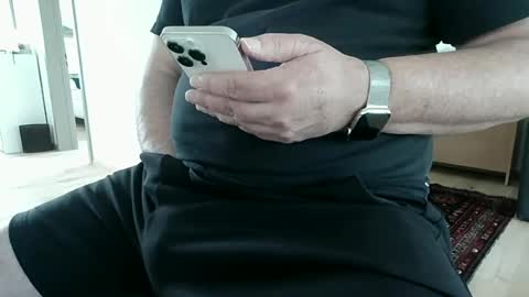 iandy12 online show from June 17, 4:52 pm