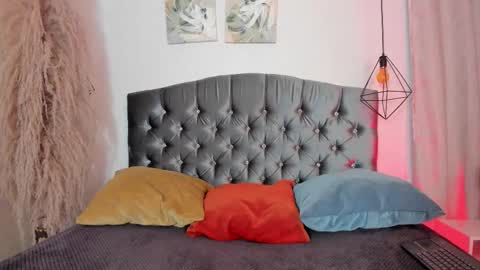 ian  online show from October 24, 4:31 am