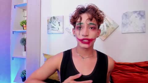 ian  online show from October 31, 5:08 am