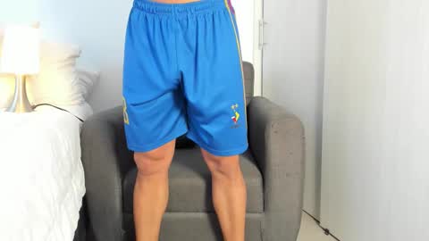 Snapshot of ianmachado777 chatting on March 2, 1:29 pm Ian Machado online show from March 2, 1:29 pm