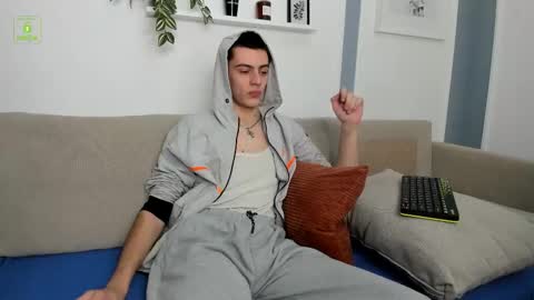 Snapshot of iann_martinez chatting on January 14, 6:19 am Ian Martinez online show from January 14, 6:19 am