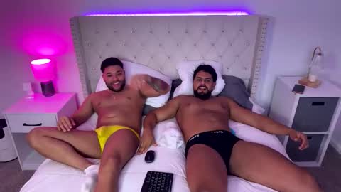 Snapshot of ianrijos01 chatting on October 18, 4:04 am DickFixx online show from October 18, 4:04 am