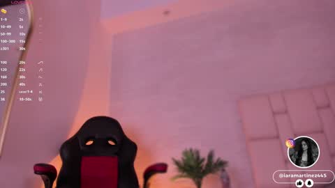 I A R A   online show from December 30, 3:46 pm