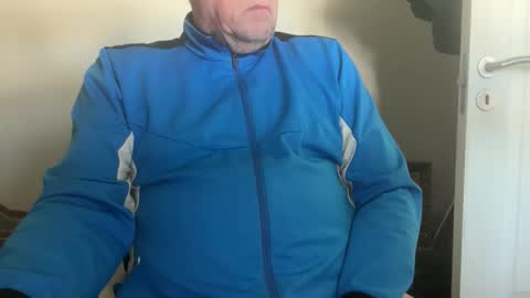 iaws61 online show from April 20, 8:06 am