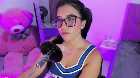 Snapshot of ibbiebennett_1 chatting on February 8, 4:16 am Ibbie Bennett online show from February 8, 4:16 am