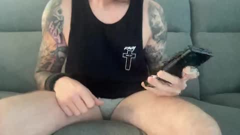 Snapshot of ic987 chatting on January 24, 8:44 am ic987 online show from January 24, 8:44 am