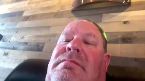 icanmakeyousquirt69 online show from May 10, 7:41 pm
