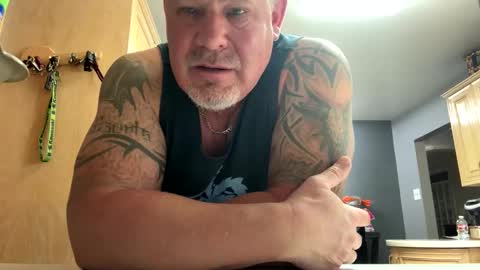icanmakeyousquirt69 online show from May 27, 9:01 pm
