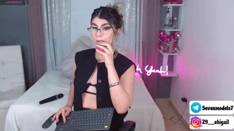 ice_y_abigail online show from February 17, 12:38 pm