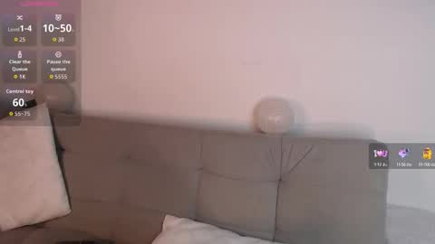 ice_y_abigail online show from September 23, 11:57 am