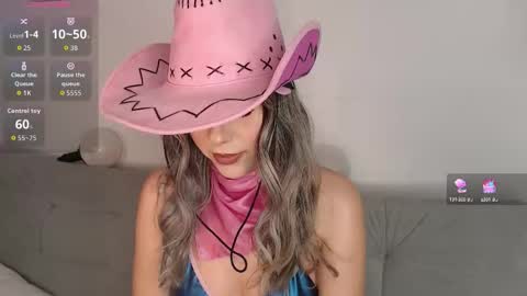 ice_y_abigail online show from September 24, 12:30 pm