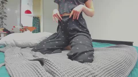 Snapshot of icebaby16 chatting on February 8, 11:35 am Ice online show from February 8, 11:35 am