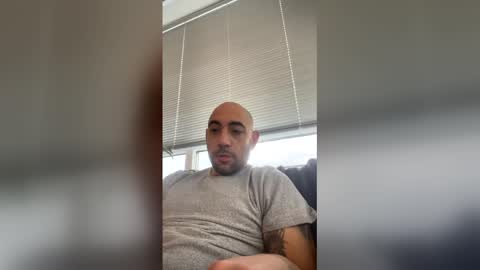 icecreammanx online show from December 16, 10:37 pm