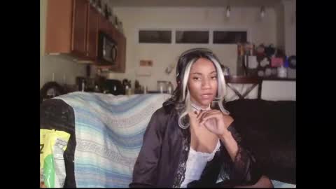 Snapshot of icedmochabree chatting on September 13, 10:04 am bree summers online show from September 13, 10:04 am