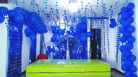 THOMAS AND DAMIAND online show from December 15, 9:20 pm