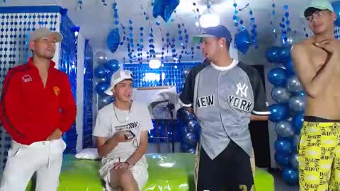 THOMAS AND DAMIAND online show from January 11, 8:54 pm