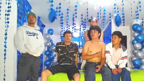 THOMAS AND DAMIAND online show from February 4, 5:12 pm