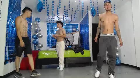 THOMAS AND DAMIAND online show from February 13, 3:46 pm