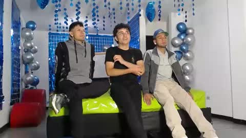 THOMAS AND DAMIAND online show from February 14, 12:47 pm