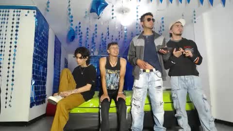 THOMAS AND DAMIAND online show from February 25, 12:55 pm