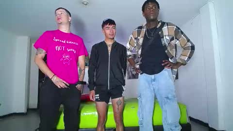 THOMAS AND DAMIAND online show from September 25, 1:15 pm