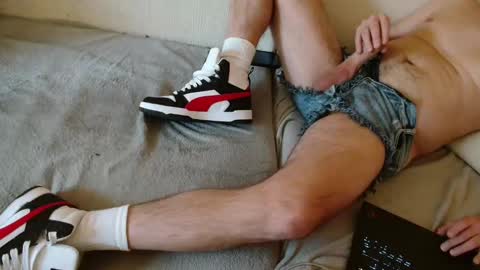 SnowTiger online show from January 6, 2:03 pm