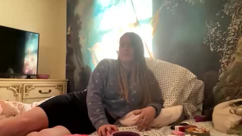 ickybratt online show from January 14, 5:07 pm