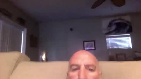 icumming online show from April 18, 11:03 am