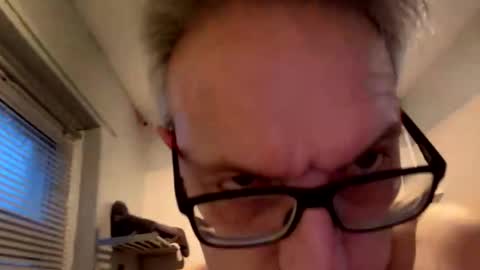 icums4u online show from December 15, 3:49 pm