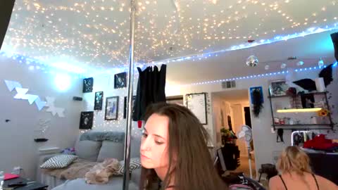 Snapshot of icyspice chatting on October 2, 9:49 am icyspice online show from October 2, 9:49 am