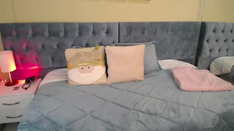 Icy online show from December 23, 11:36 am