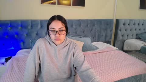 Icy online show from December 28, 11:19 am